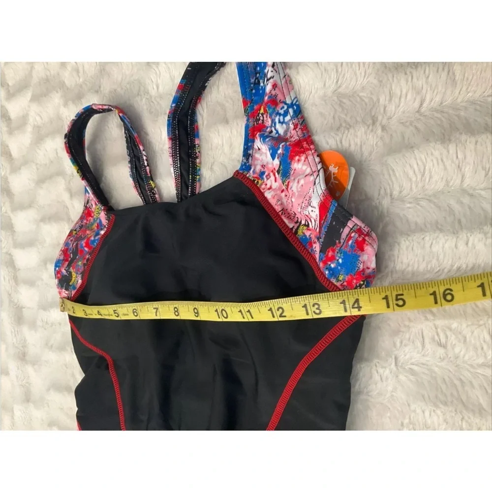 Attracosports‎ Women’s Sport Swimsuit Size Small UPF50